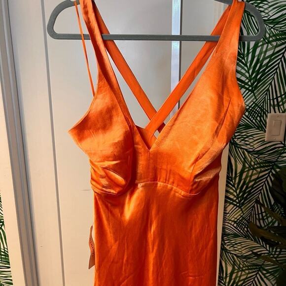 Bardot Ambroise One Shoulder Satin Dress in Burnt Orange NWT Large - Picture 3 of 12